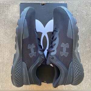 Under Armour Sneakers